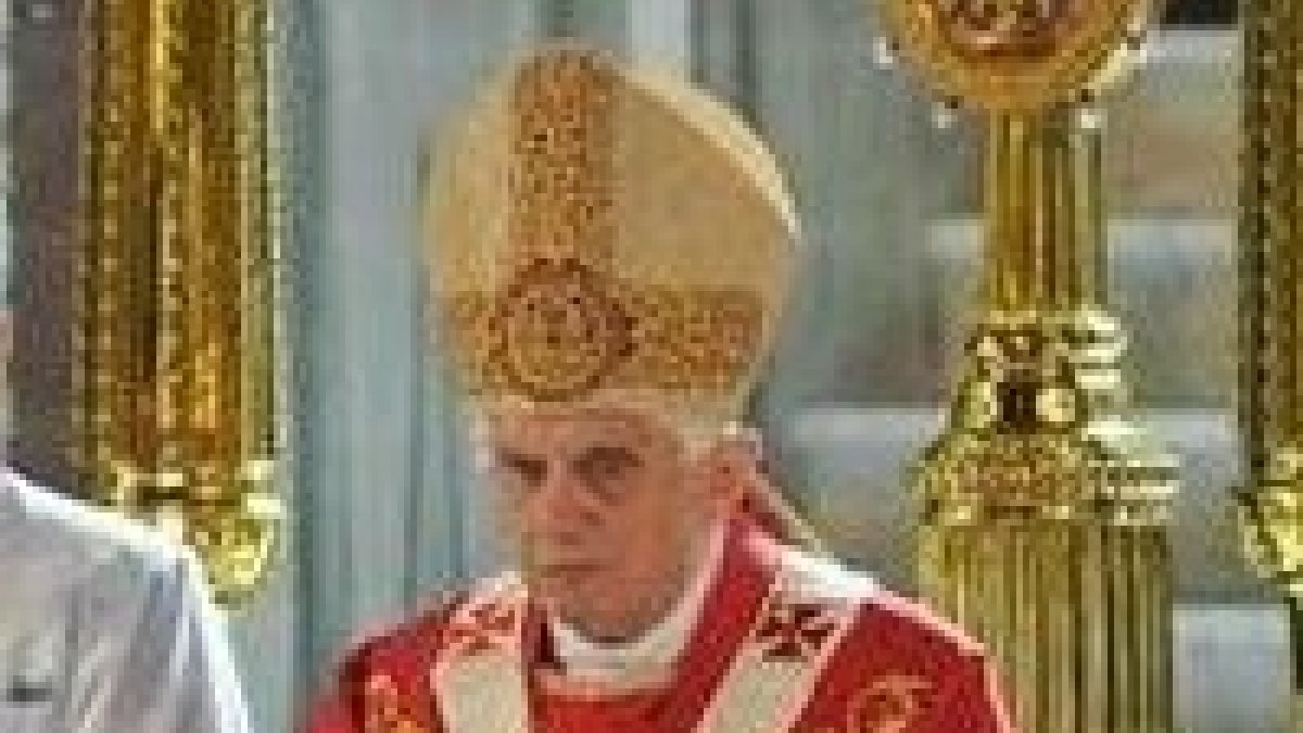 El Papa durante la Eucarística en en la Catedral de Westminster