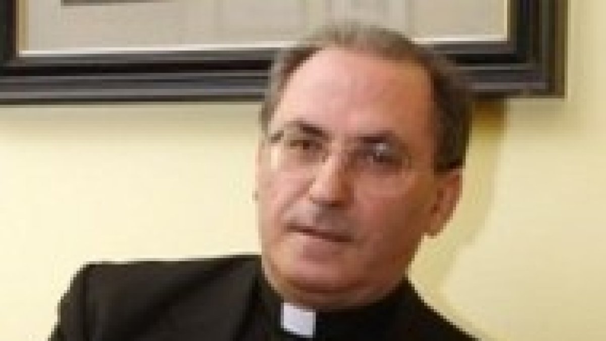 El sacerdote Celso Morga