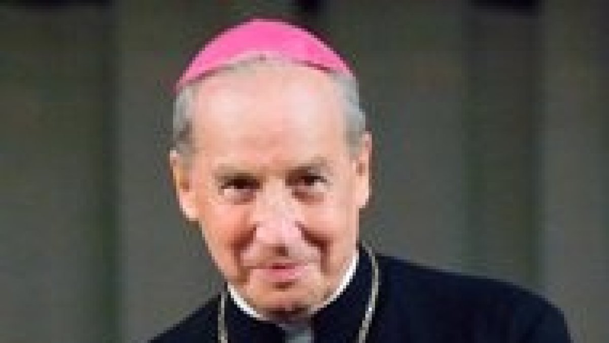 El obispo Javier Echevarría, prelado del Opus Dei