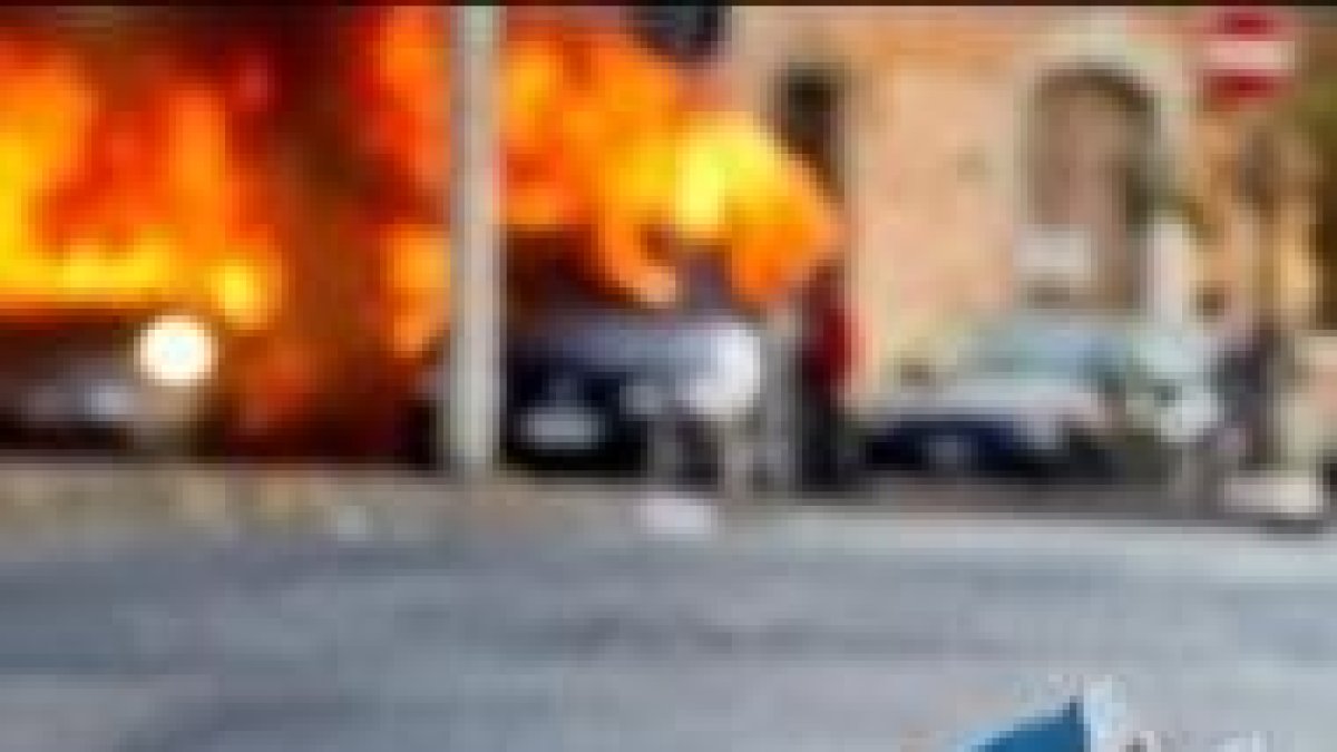 Virgen destruida tras el paso de los indignados en Italia