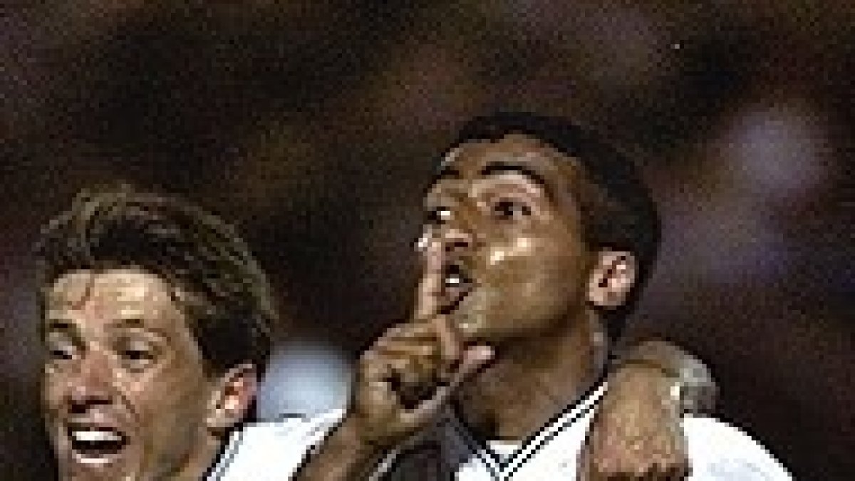 Romario jugó y entrenó a los blanquinegros.