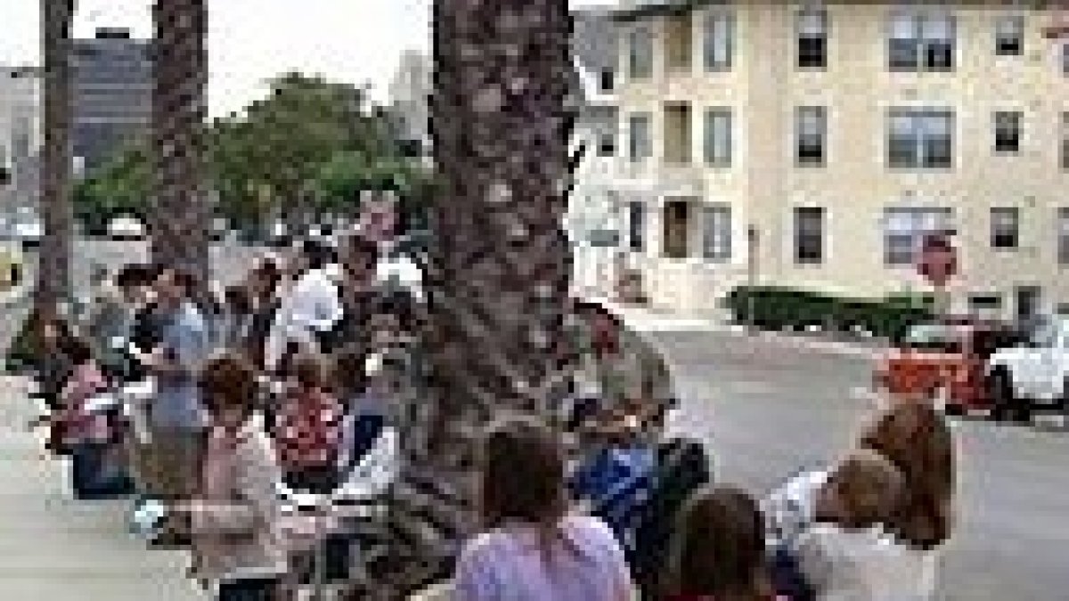 Ante un abortorio de San Diego.