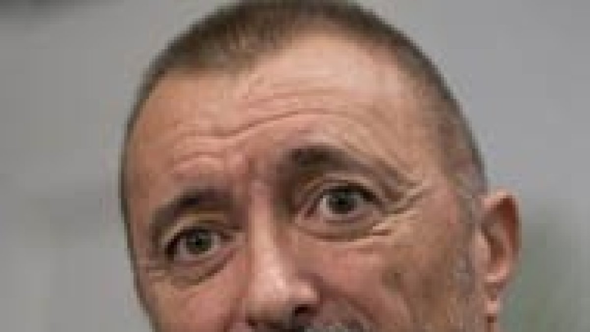 Arturo Pérez-Reverte.