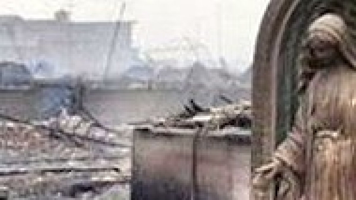 En medio de la devastación.