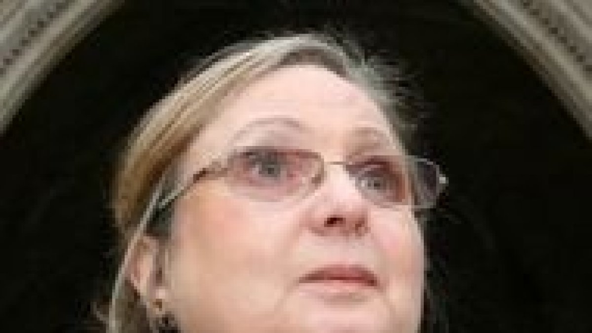 Nadia Eweida y la crucecita que no se quiere quitar