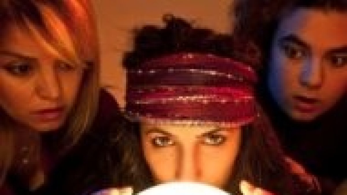 Videntes, magos y quiromantes