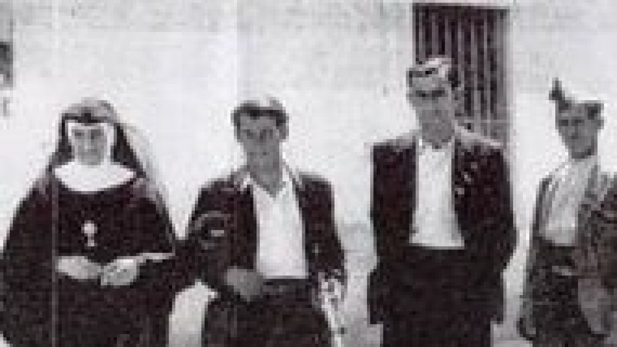Una adoratriz detenida por milicianos en 1936
