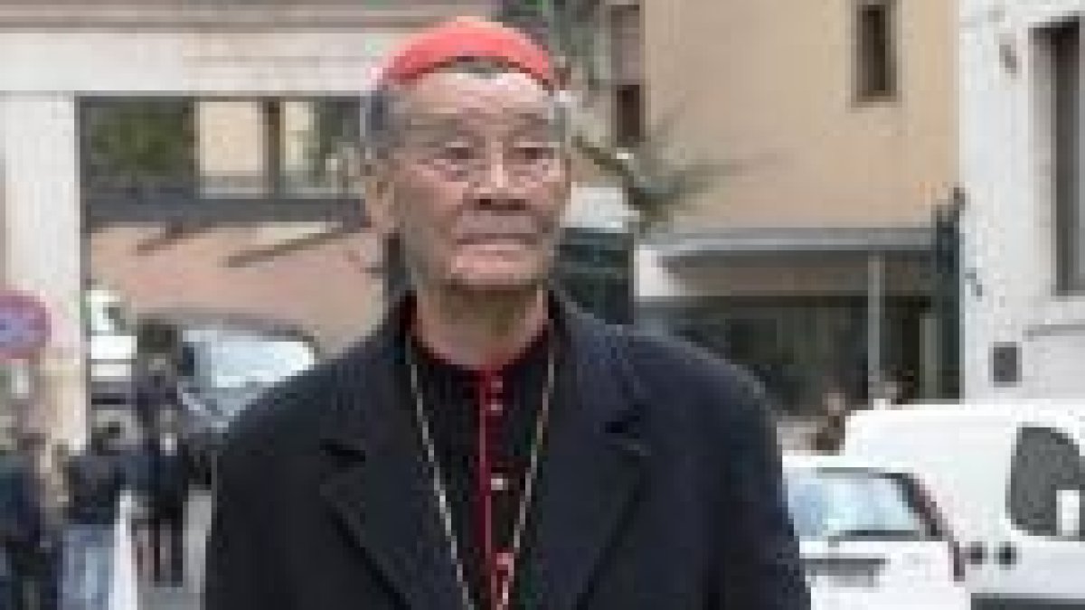 El cardenal Pham Minh Mn