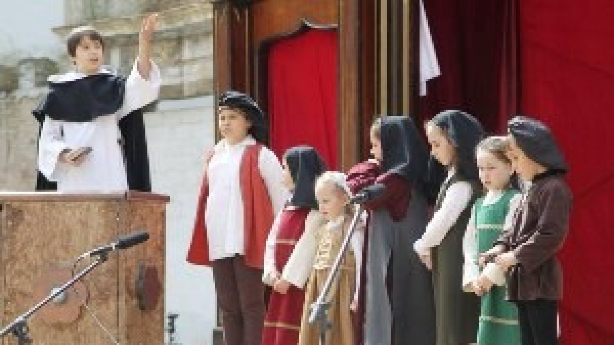Los niños valencianos recuerdan a San Vicente Ferrer
