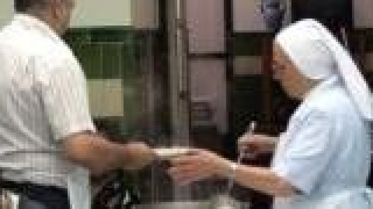 Aumenta la ayuda de entidades católicas y la generosidad ciudadana; baja la ayuda oficial