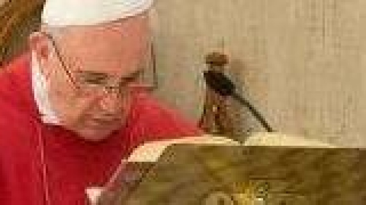 «Una Iglesia rica no tiene la gratuidad de la alabanza y envejece», previene el Papa