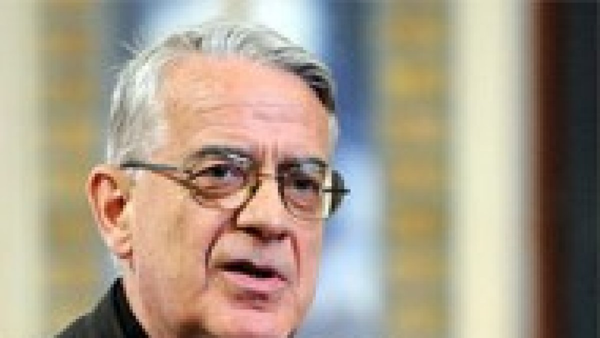 El padre Lombardi alaba al Papa