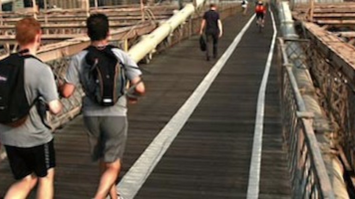 La historia del «atleta de Dios», el sacerdote que aprendió en África y que dio ejemplo en el Bronx