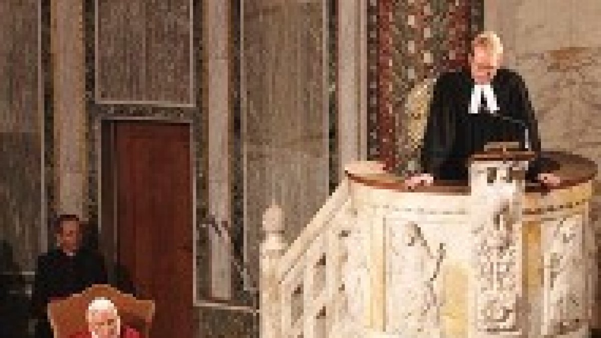 El Papa en Alemania escucha a un predicador luterano