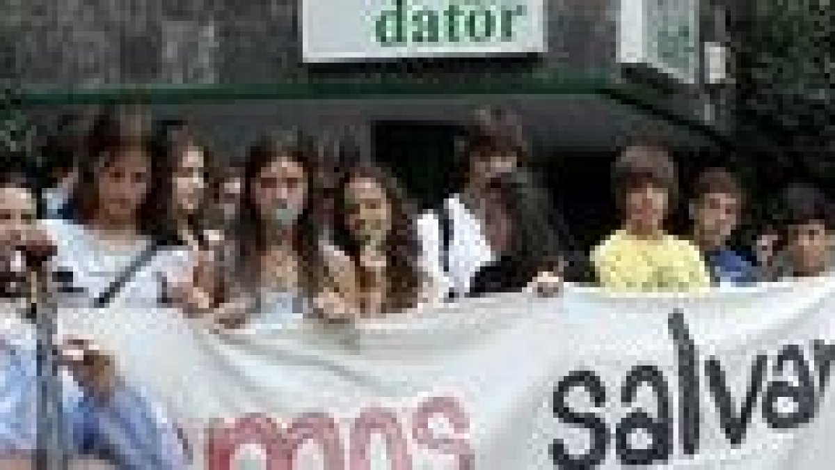 Manifestacion provida ante la Dator en 2010