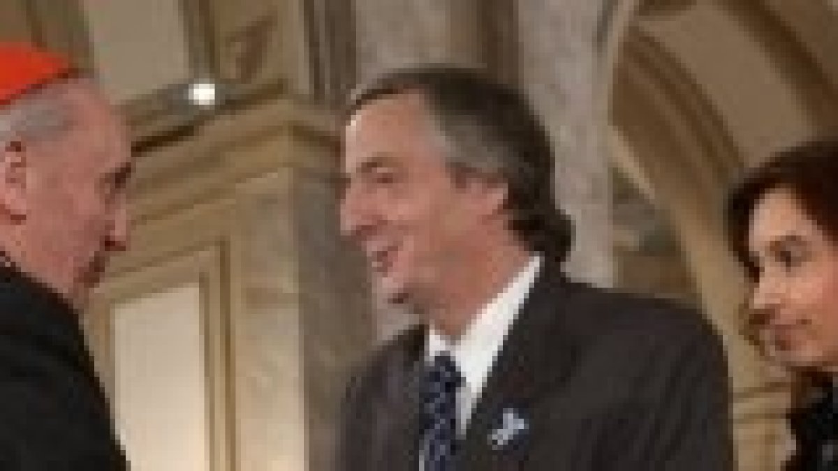 El cardenal Bergoglio con los Kirchner