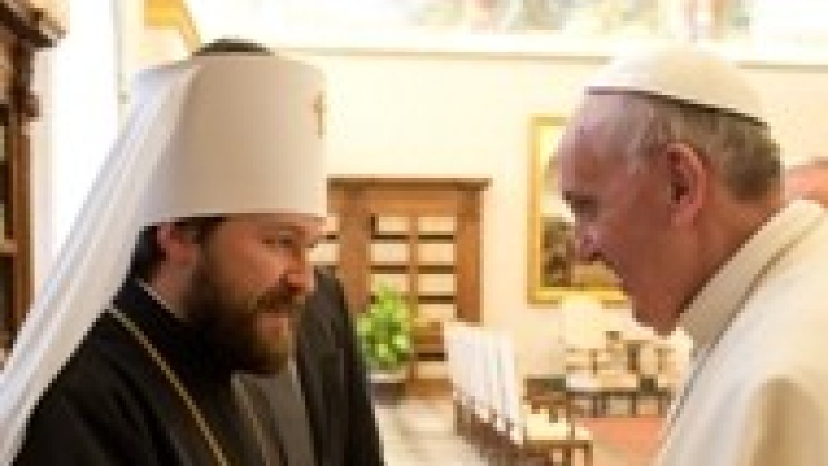 Francisco con Hilarión, portavoz de exteriores de la Ortodoxia rusa