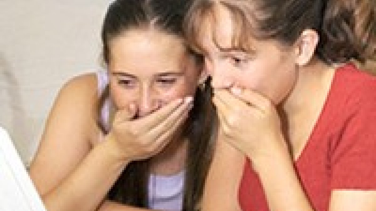 Chicos y chicas ya están en la red...