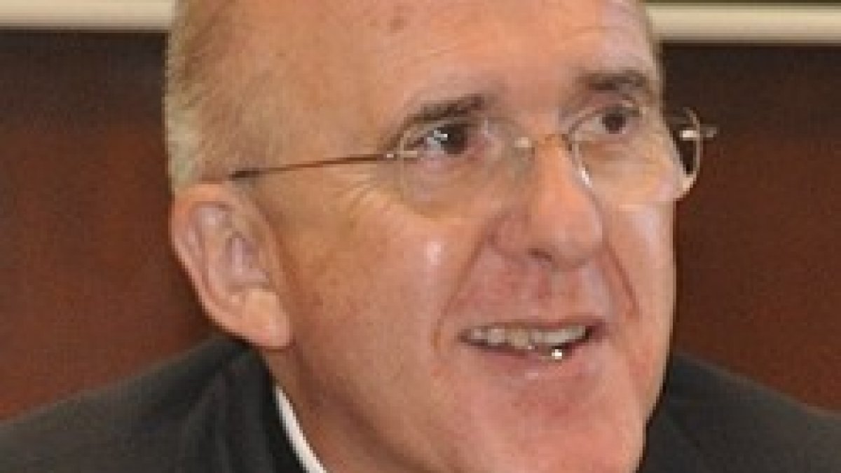 El arzobispo Carlos Osoro, de Valencia, en el curso veraniego de la Universidad Católica San Vicente, en Santander