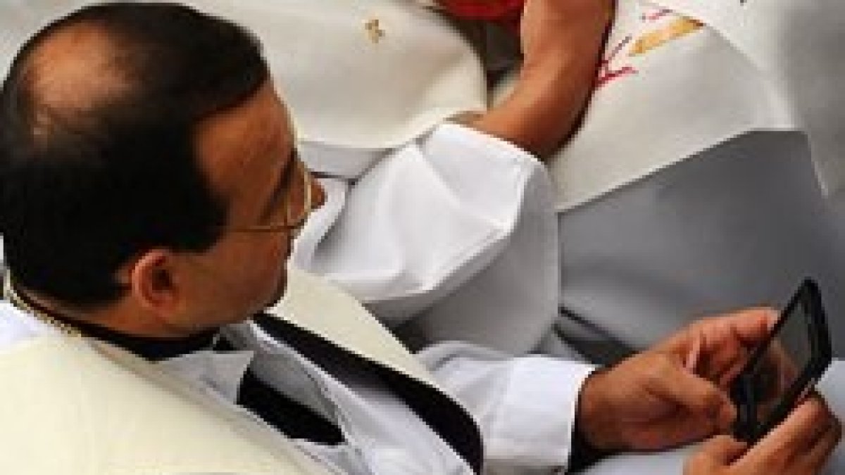 9 millones de personas siguen el Twitter del Papa... ¡más seguidores en latín, que en alemán o polaco!