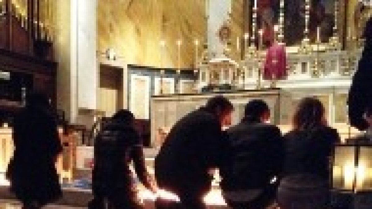 Nightfever, velas y oración