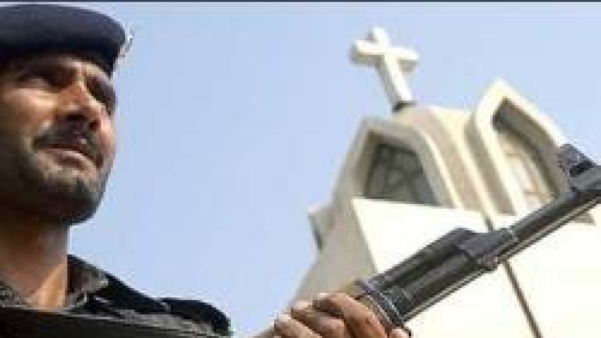 Hay países donde hombres armados vigilan las parroquias amenazadas