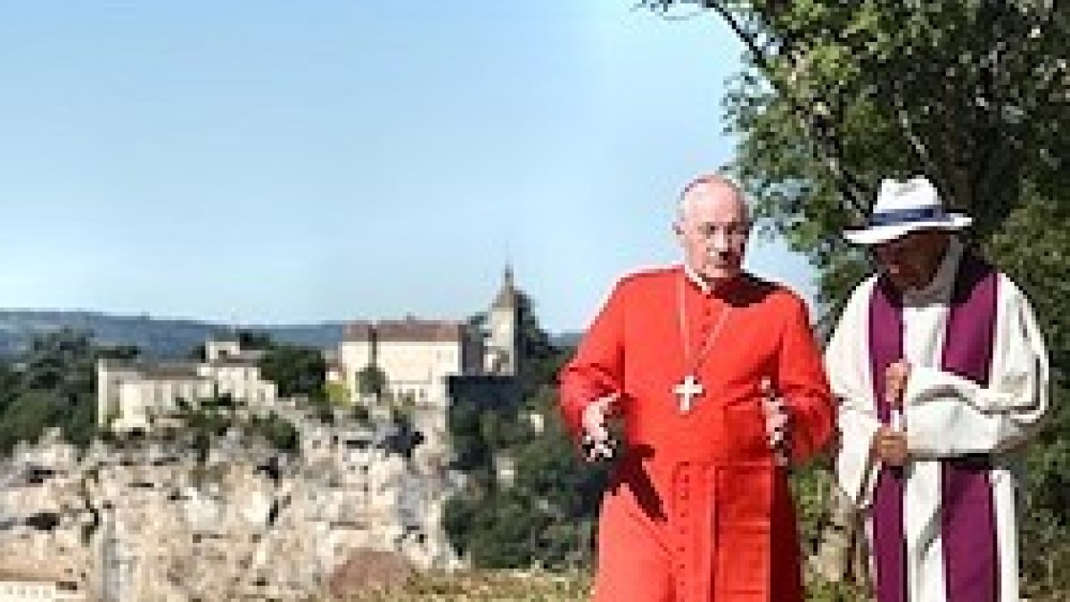 El cardenal Marc Ouellet (de rojo), este jueves en Rocamadour.