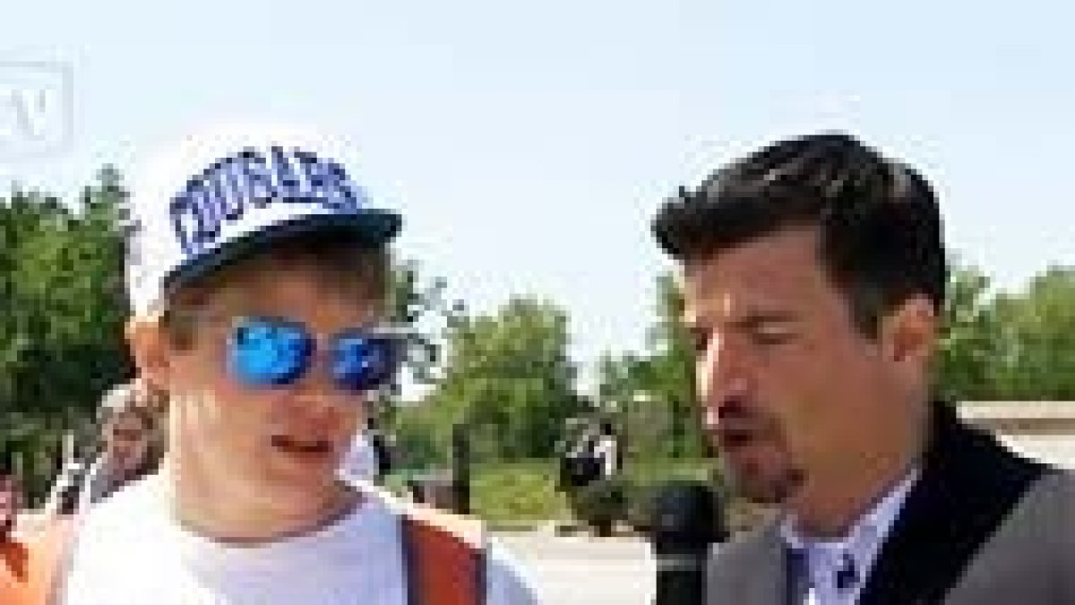 Censura de lo importante, publicidad a lo trivial.