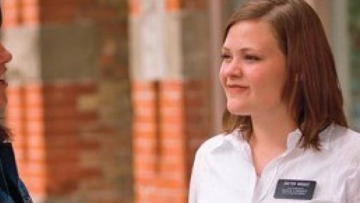 Clásicas misioneras mormonas, con plaquita y sonrisas