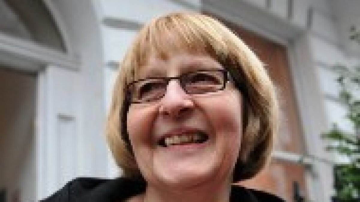 La enfermera Chaplin defendió su crucecita