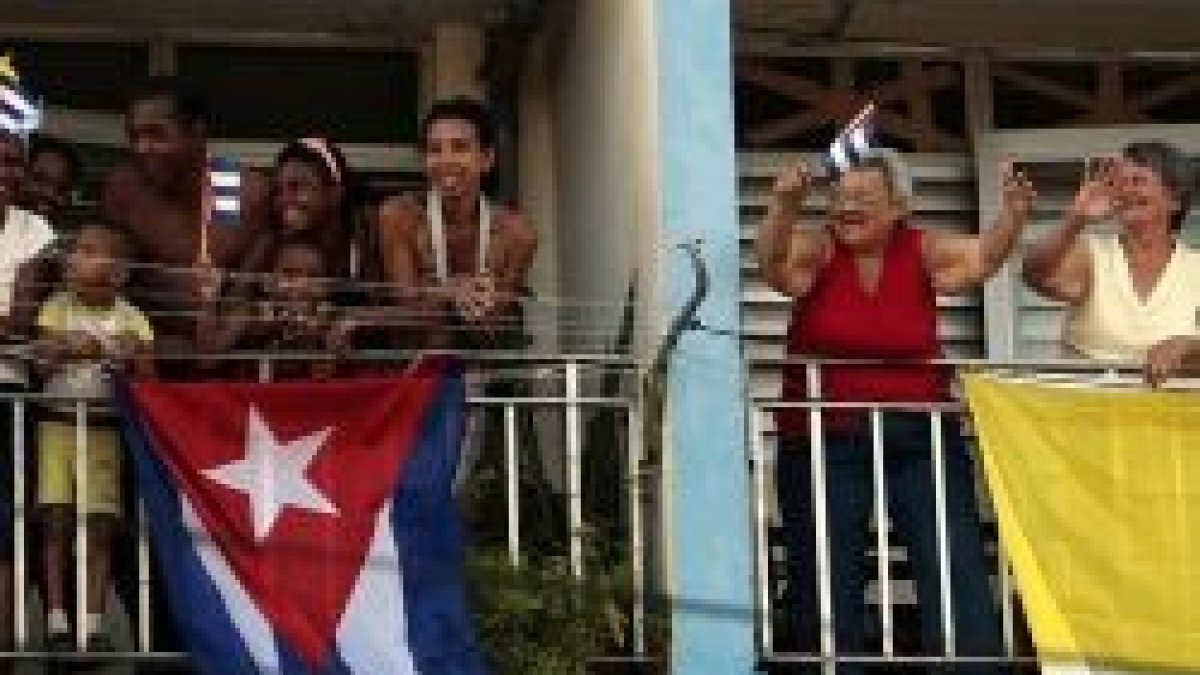 Tras la visita de Benedicto XVI a Cuba -que recoge la foto- creció el diálogo entre la Iglesia y el régimen