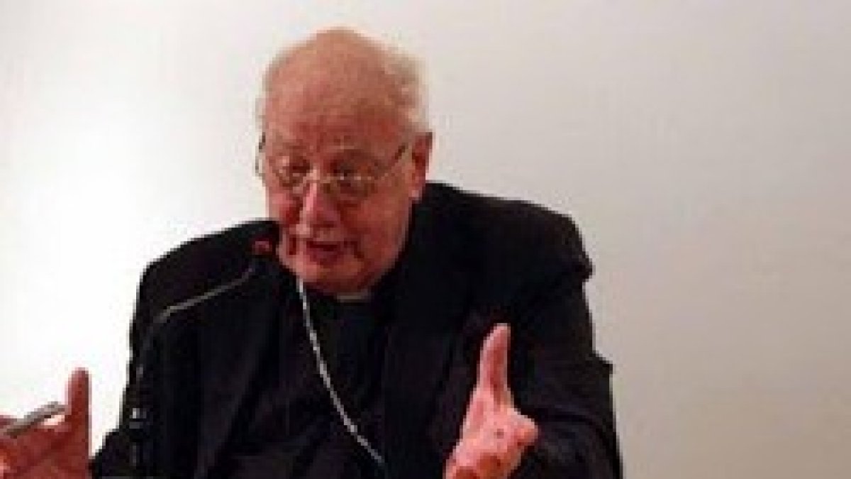 El cardenal Simonis, arzobispo emérito de Utrecht, es un visitante habitual del Meeting de Rímini