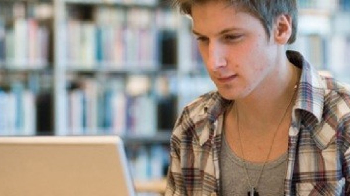 Muchos buscan a Dios y las grandes preguntas vitales donde buscan todo lo demás: en Google e Internet