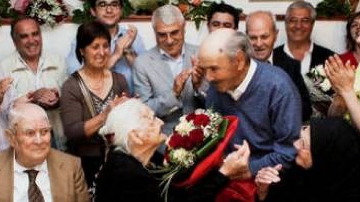 Llegar a los cien años tiene mérito y merece una celebración con toda la familia