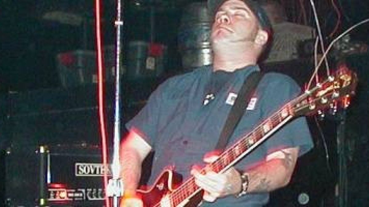 Daniel Weikert en su faceta más rockera