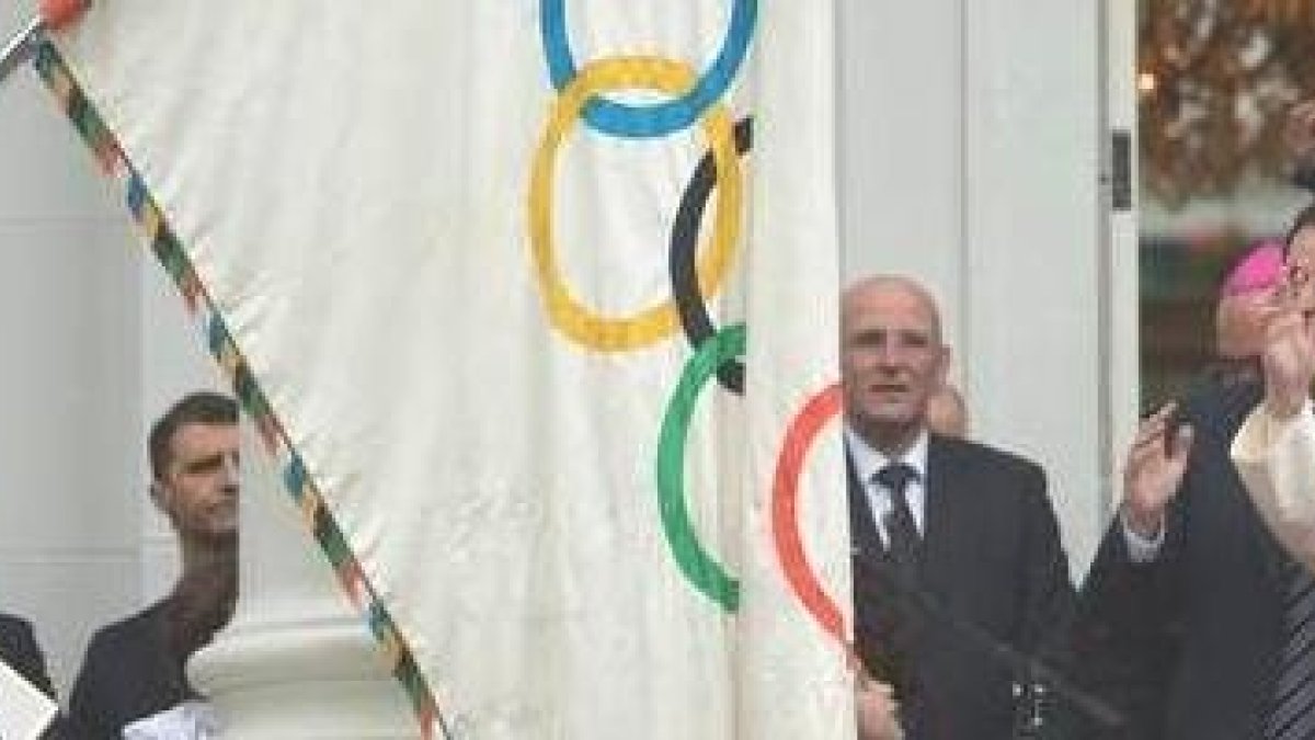 El Papa Francisco bendice las banderas olímpicas y paralímpicas de Río 2016