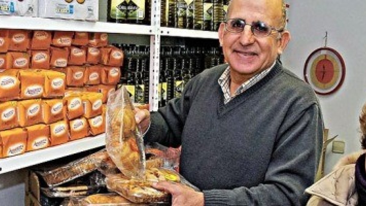 Despensa de Cáritas en la localidad navarra de Estella - la ley quería cobrar por locales parroquiales, con sus despensas, roperos, servicios de Cáritas, etc...