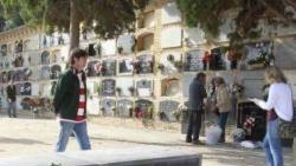 Para el católico, los restos mortales son importantes - se han de poder localizar, visitar y tratar con respeto