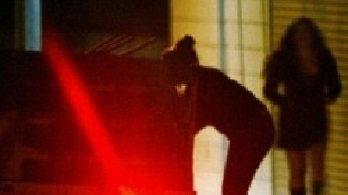 Los expertos coinciden en que hay que acabar con la tolerancia legal y social con la prostitución para ayudar a sus víctimas