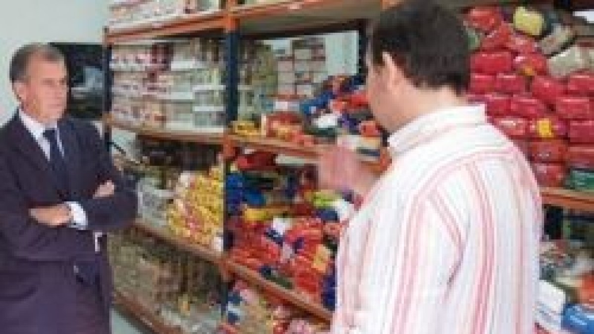 Muchas familias reciben ayuda de las despensas parroquiales, las de Cáritas y las de otras entidades cristianas