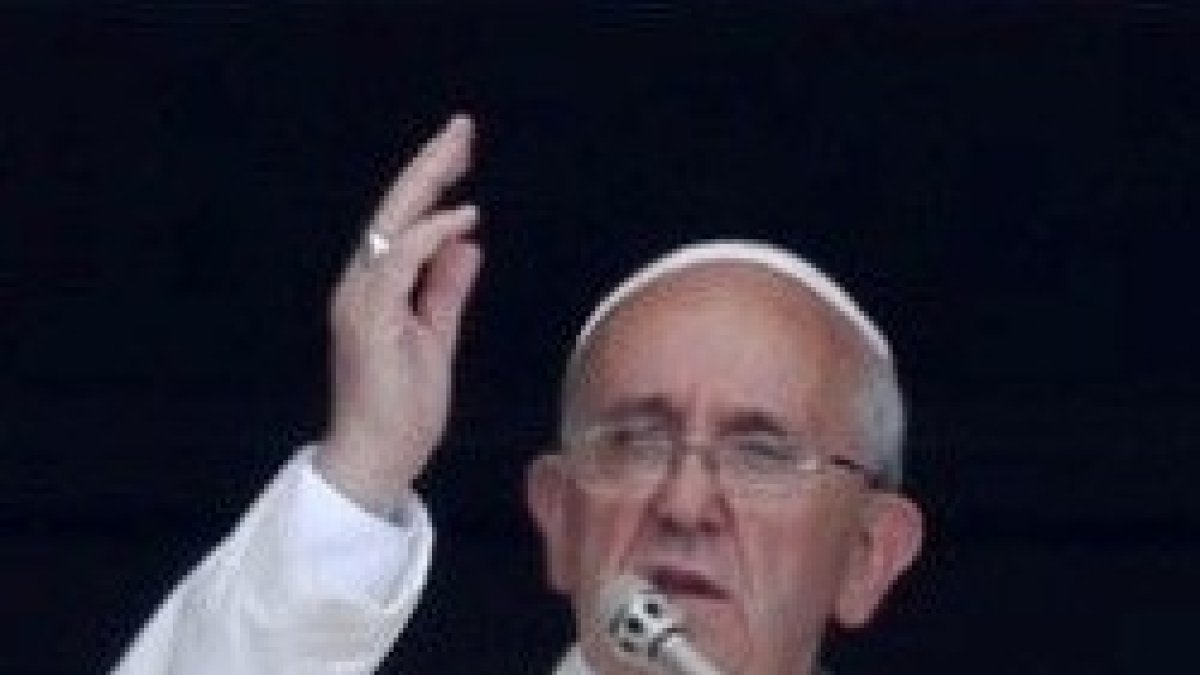 El Papa Francisco, durante el rezo del Angelus