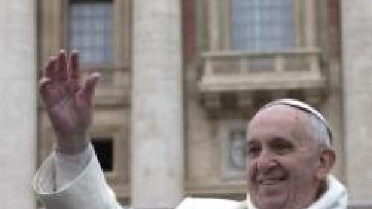 Pese al día desapacible el Papa pronunció su catequesis ante los peregrinos