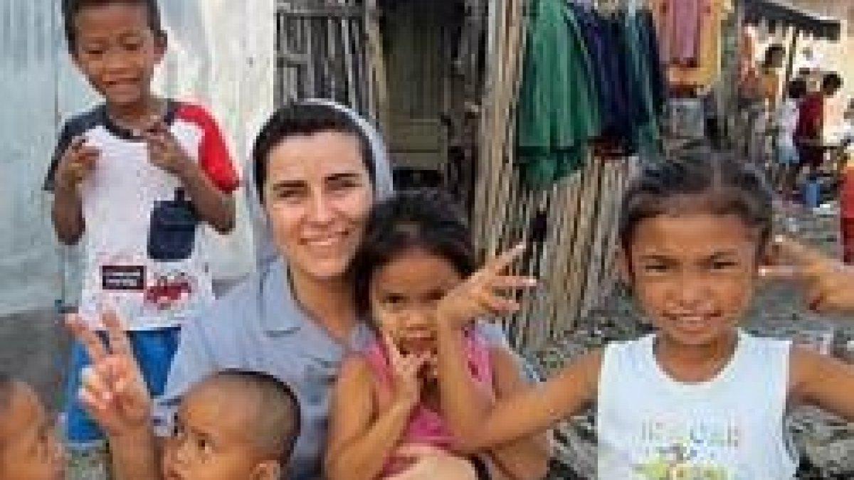 Mapi Rodríguez, misionera del Santísimo Sacramento, española en los barrios pobres de Manila