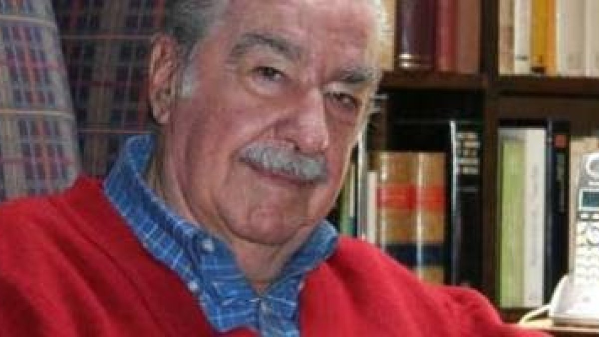 Álvaro Mutis cosechó los principales premios literarios de la lengua española, pero no osaba escribir de Cristo, por respeto