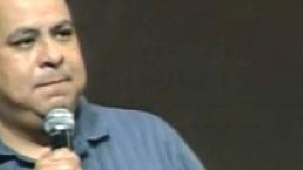 Omar cuenta cómo se salvó de ser abortado, y cómo luego la oración le sacó de las drogas y el suicidio - hoy ayuda a muchos