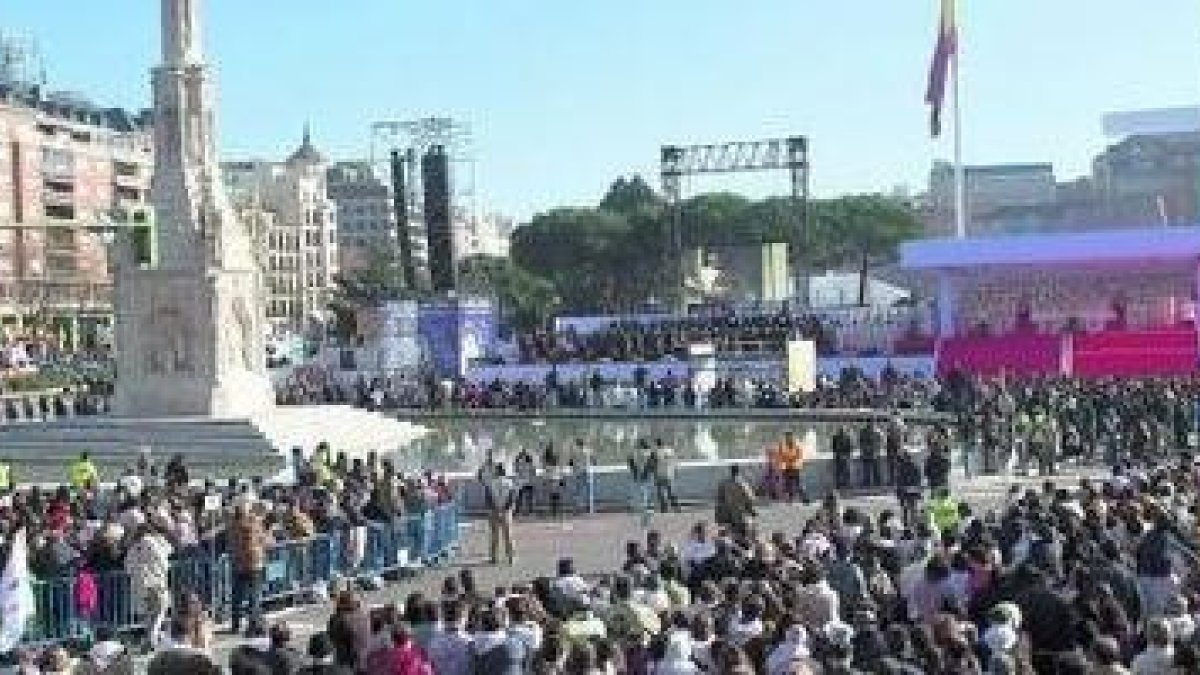Misa de las familias cristianas en la Plaza de Colón