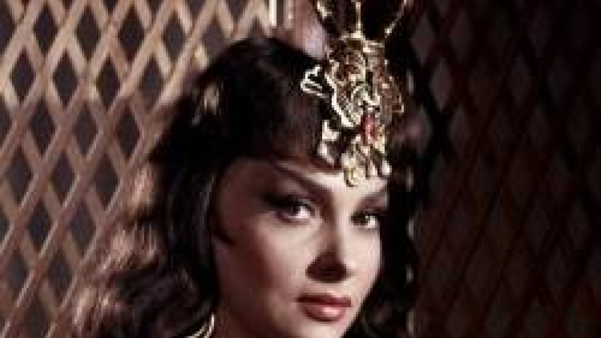 Gina Lollobrigida, como Reina de Saba - en la película es una tentadora, pero en la Biblia es una extranjera que admira la ética del Dios de Israel