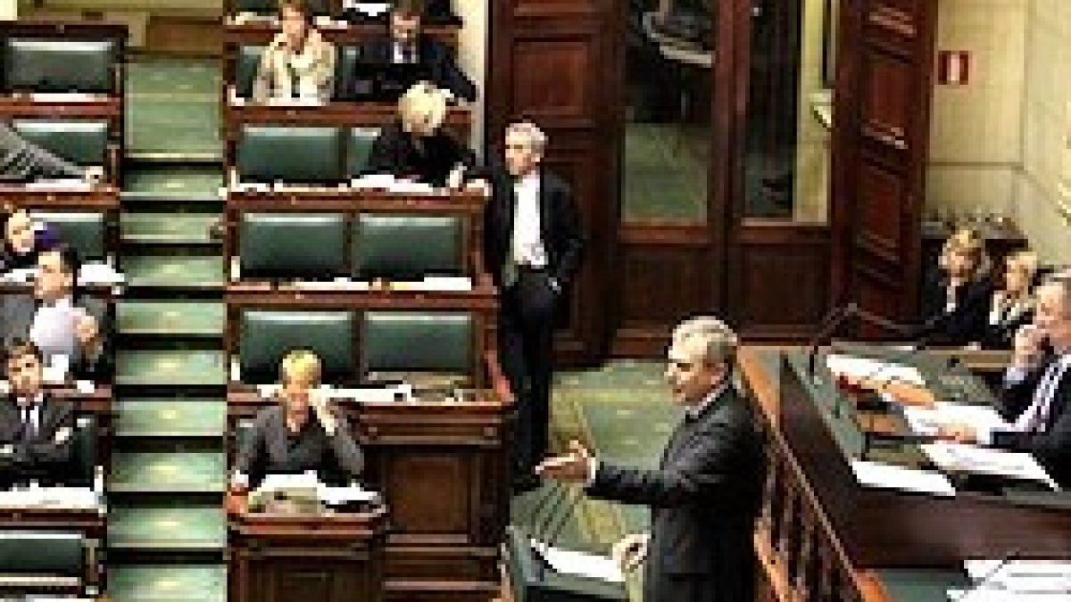 Socialistas, liberales, verdes y separatistas flamencos han sido los grandes valedores de extender a los niños la eutanasia legalizada a los adultos en 2002.