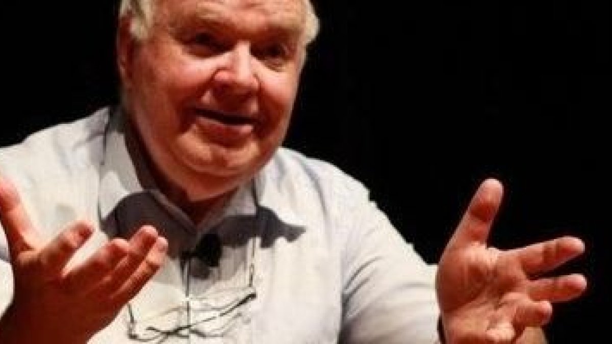 John Lennox es un buen orador y matemático acostumbrado a debatir sobre la racionalidad de la fe