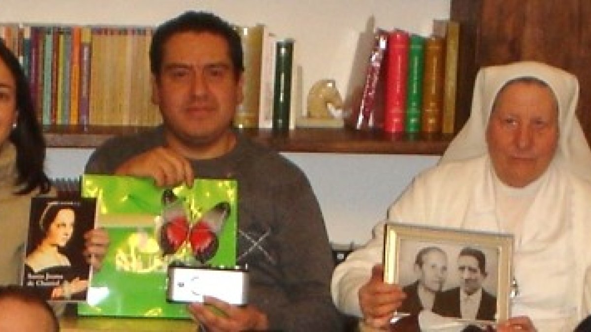 Religiosas Esclavas de la Virgen Dolorosa y seglares... buscan ofrecer siempre un ambiente hogareño al necesitado